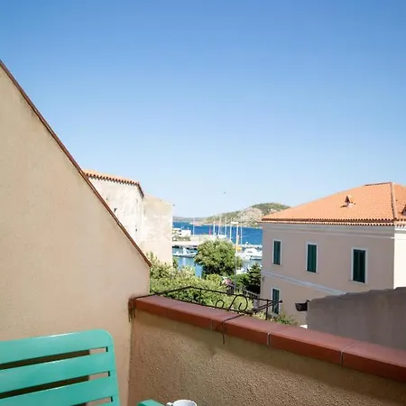 Homey Experience - Marina Loft Apartment La Maddalena (Sassari)